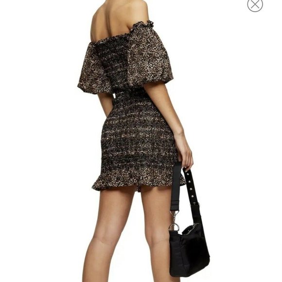 TOPSHOP Off Shoulder Puff Sleeve Leopard Print Smocked Mini Dress 8 NEW - Picture 2 of 10
